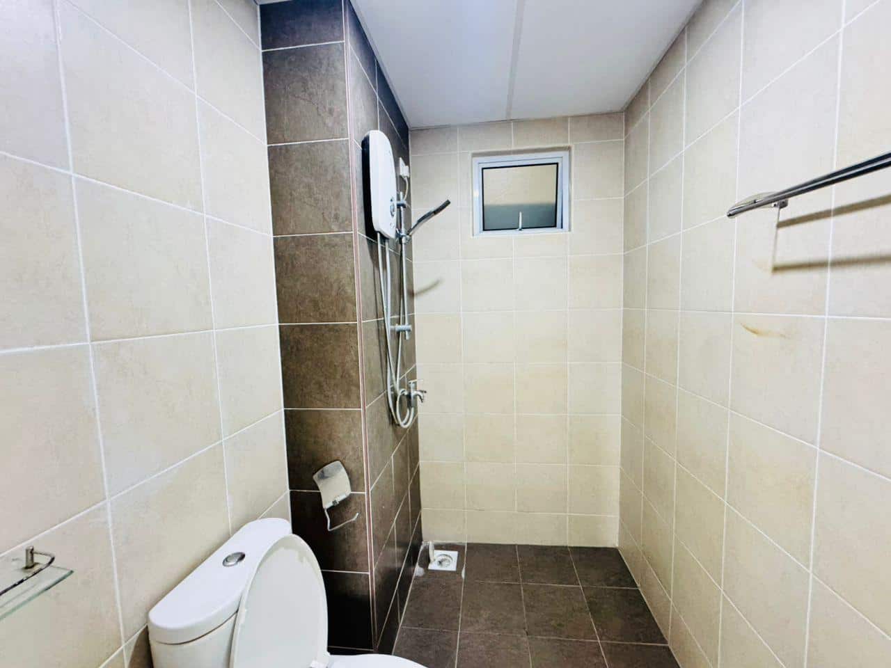 Condo Golden Sands Seaview 6