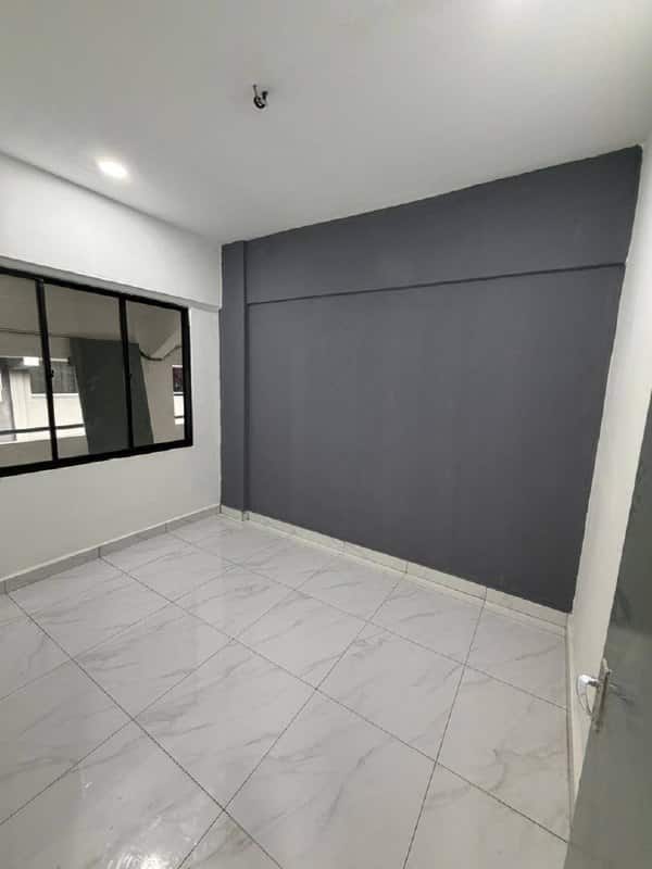 Low Cost Flat Taman Molek 5