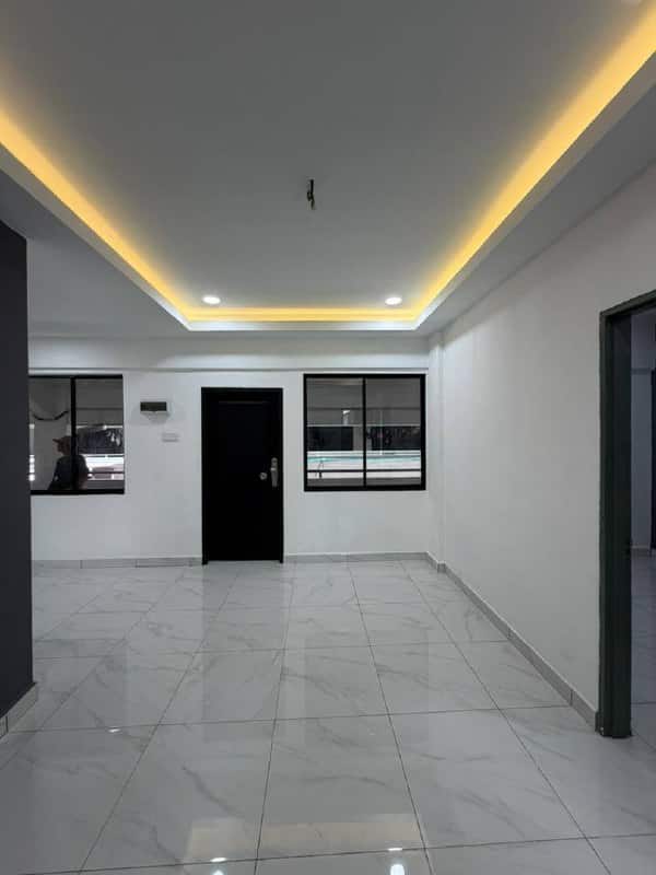 Low Cost Flat Taman Molek