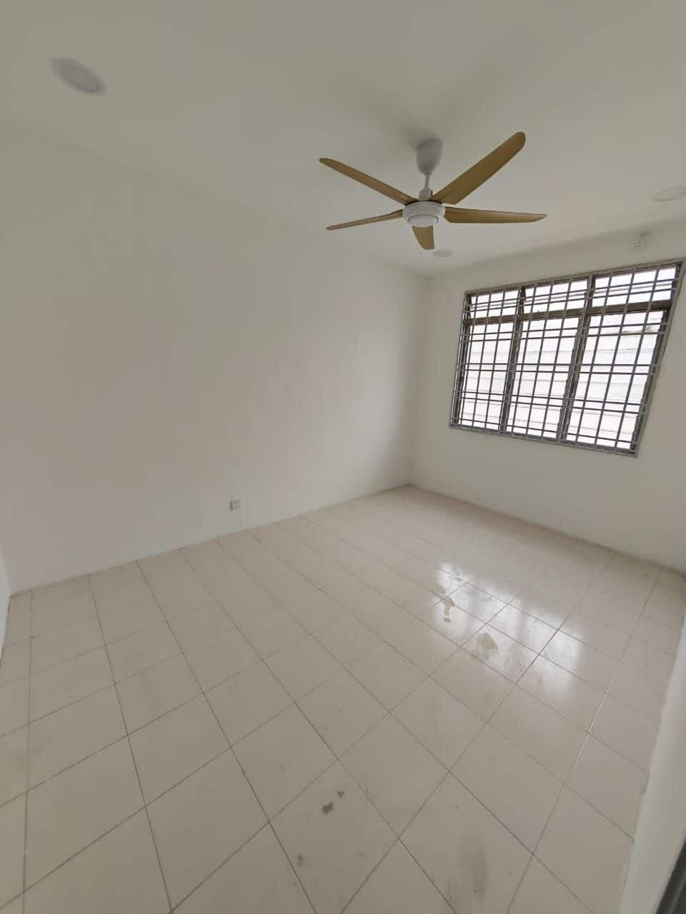Double storey low cost Bandar Putra Kulai 5