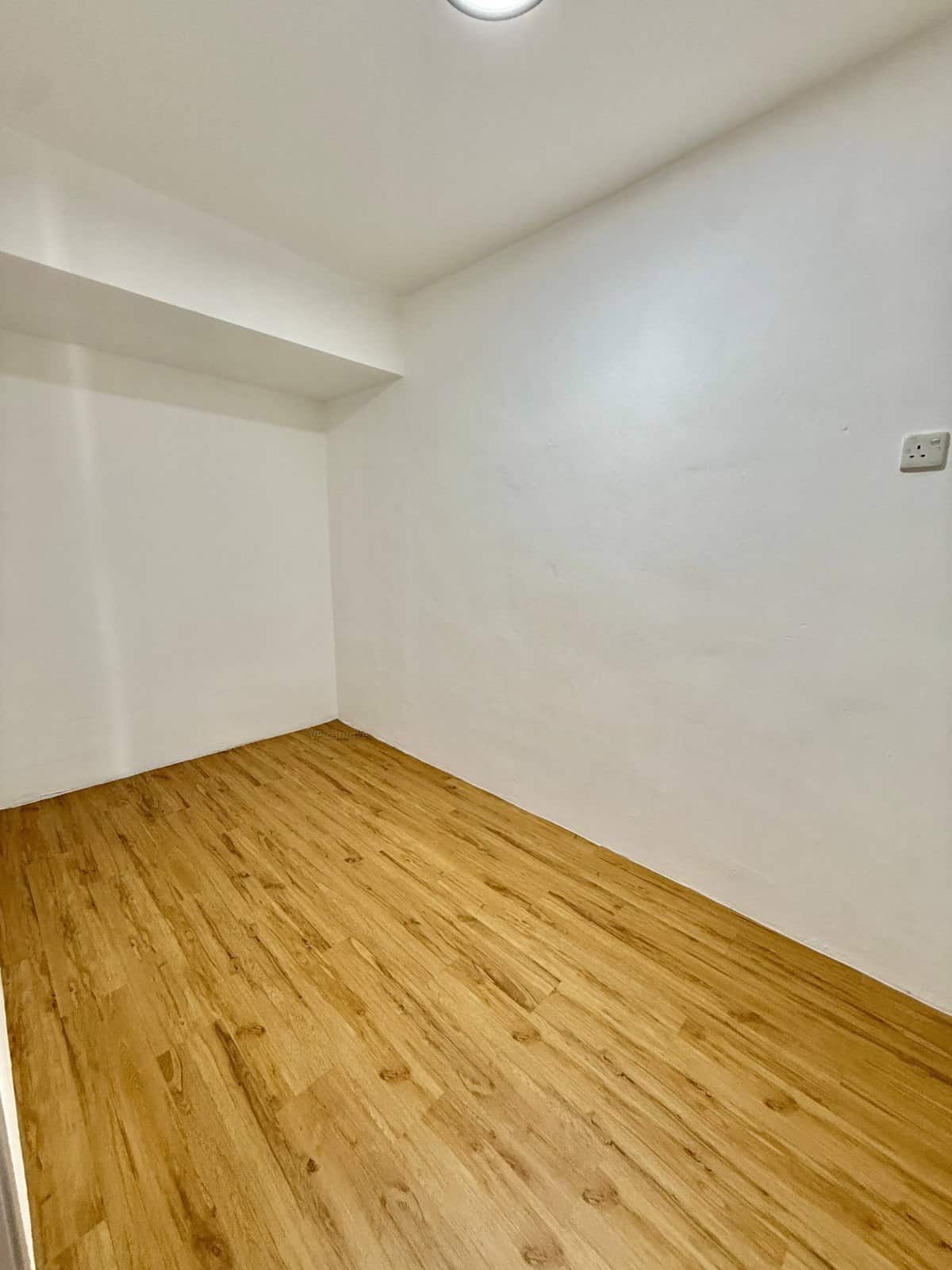 Double Storey Low Cost Jalan Molek 1/2x Taman Molek 9