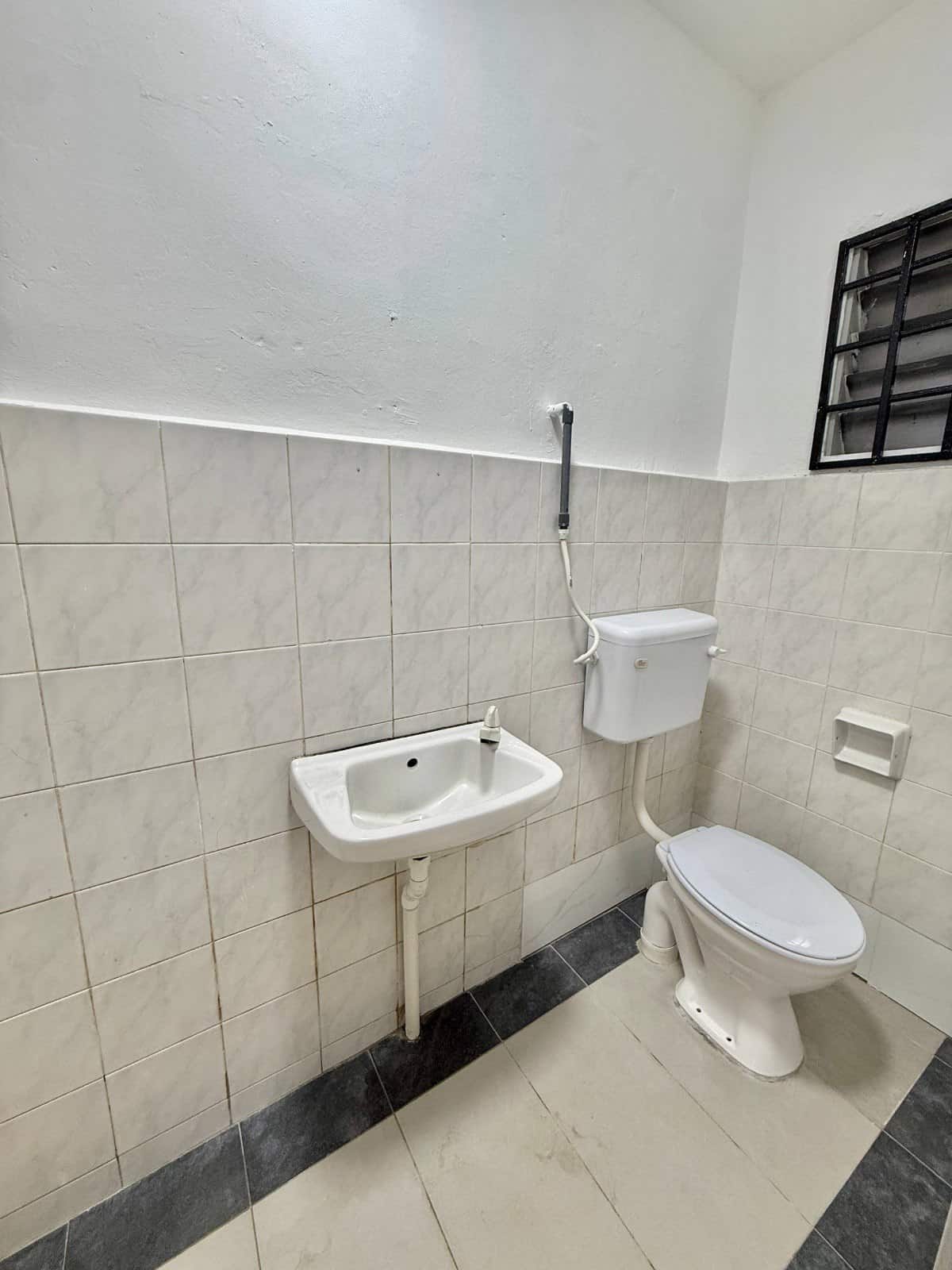 Double Storey Low Cost Jalan Molek 1/2x Taman Molek 10