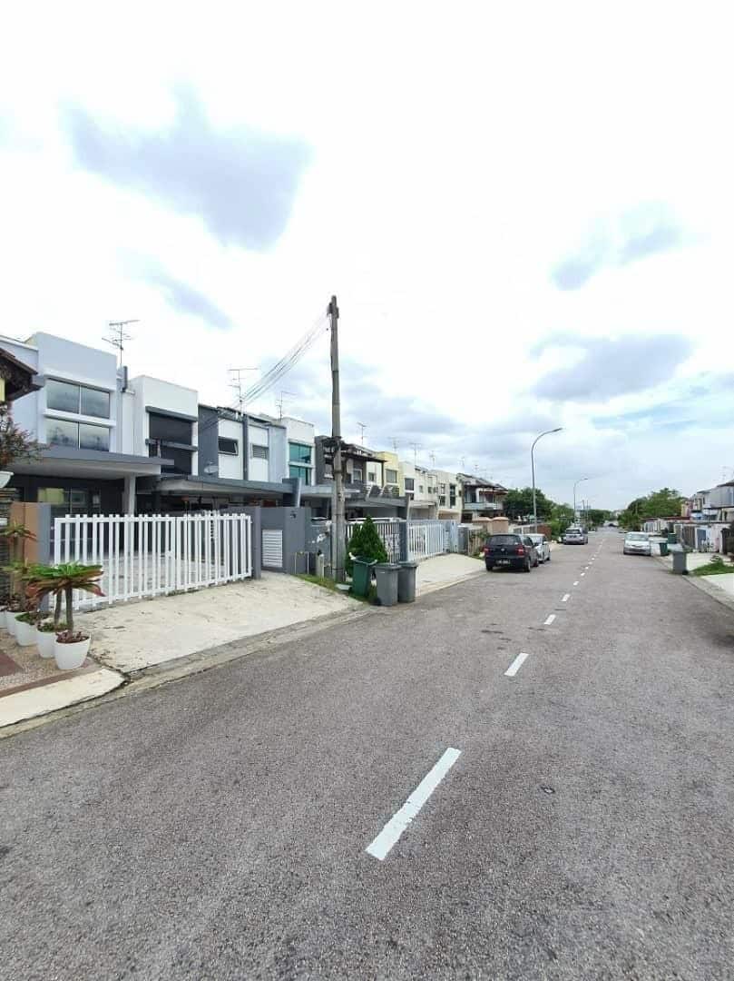 Double Storey Terrace House Caryota Square