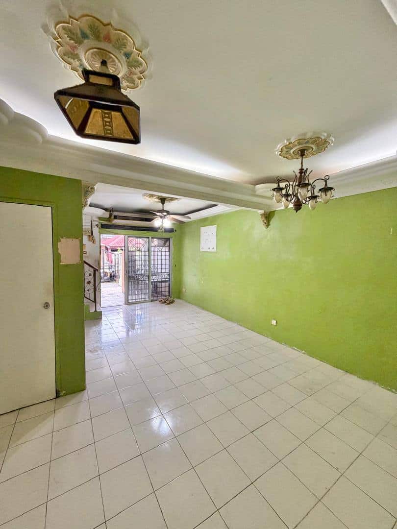Double storey low Cost Jalan Berlian, Cahaya Masai