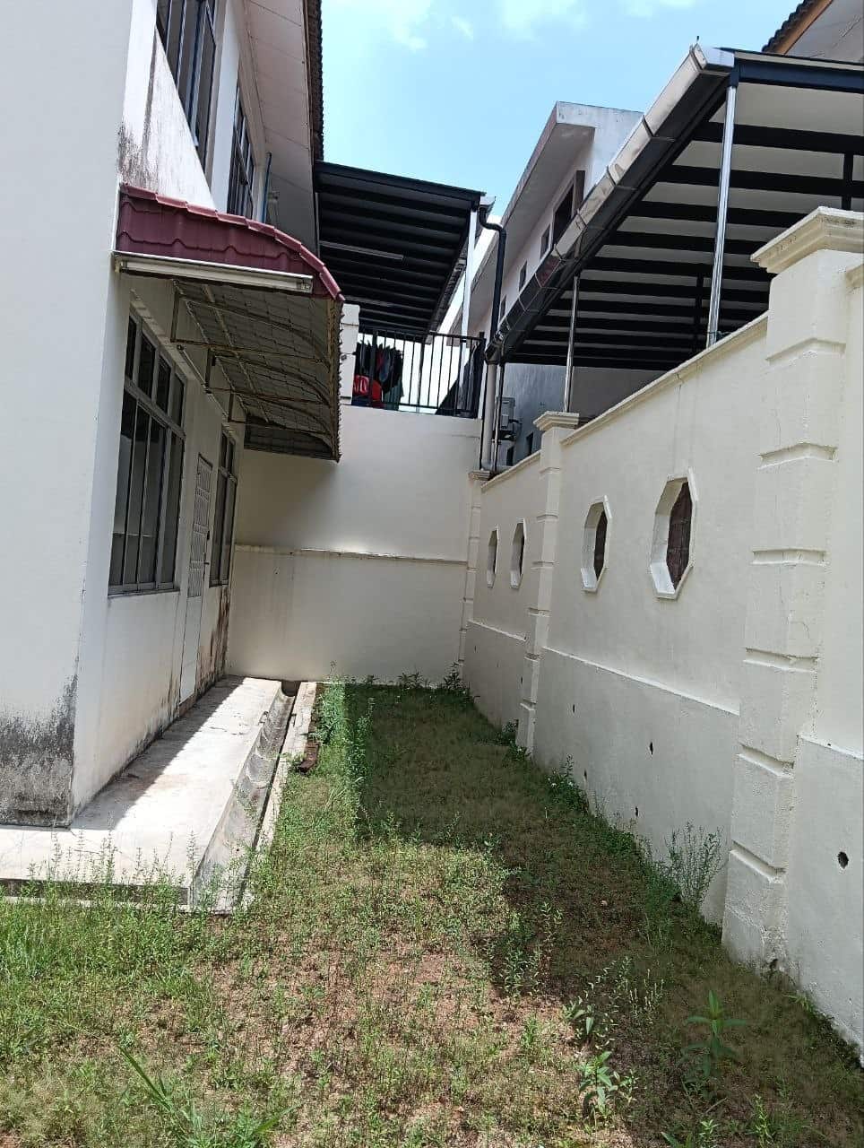 Double storey Semi-D Taman Melawati Skudai 5