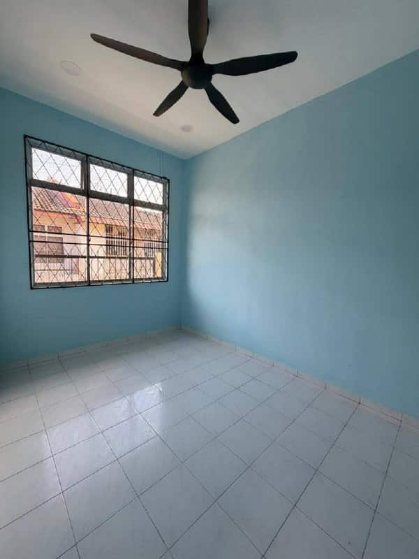 Single Storey Terrace Jalan Senai Utama 6