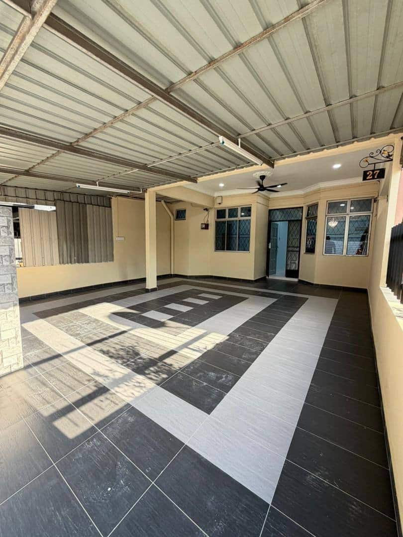 Single Storey Terrace Jalan Senai Utama 2