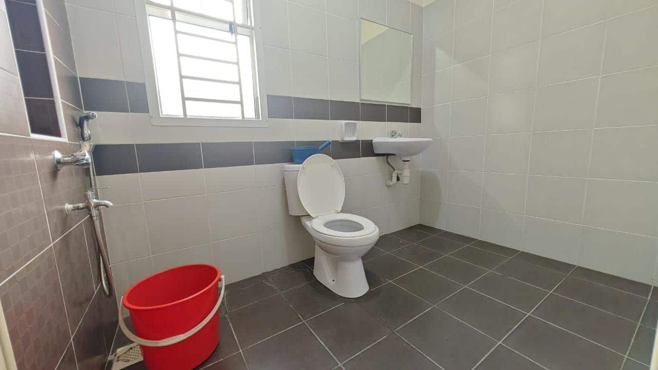 Double Storey Terrace (End Lot) Nusa Bayu 7