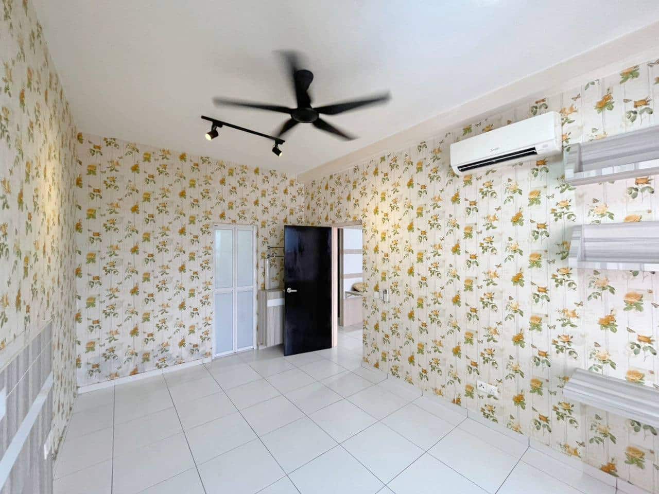 Service residence Bukit Indah 4
