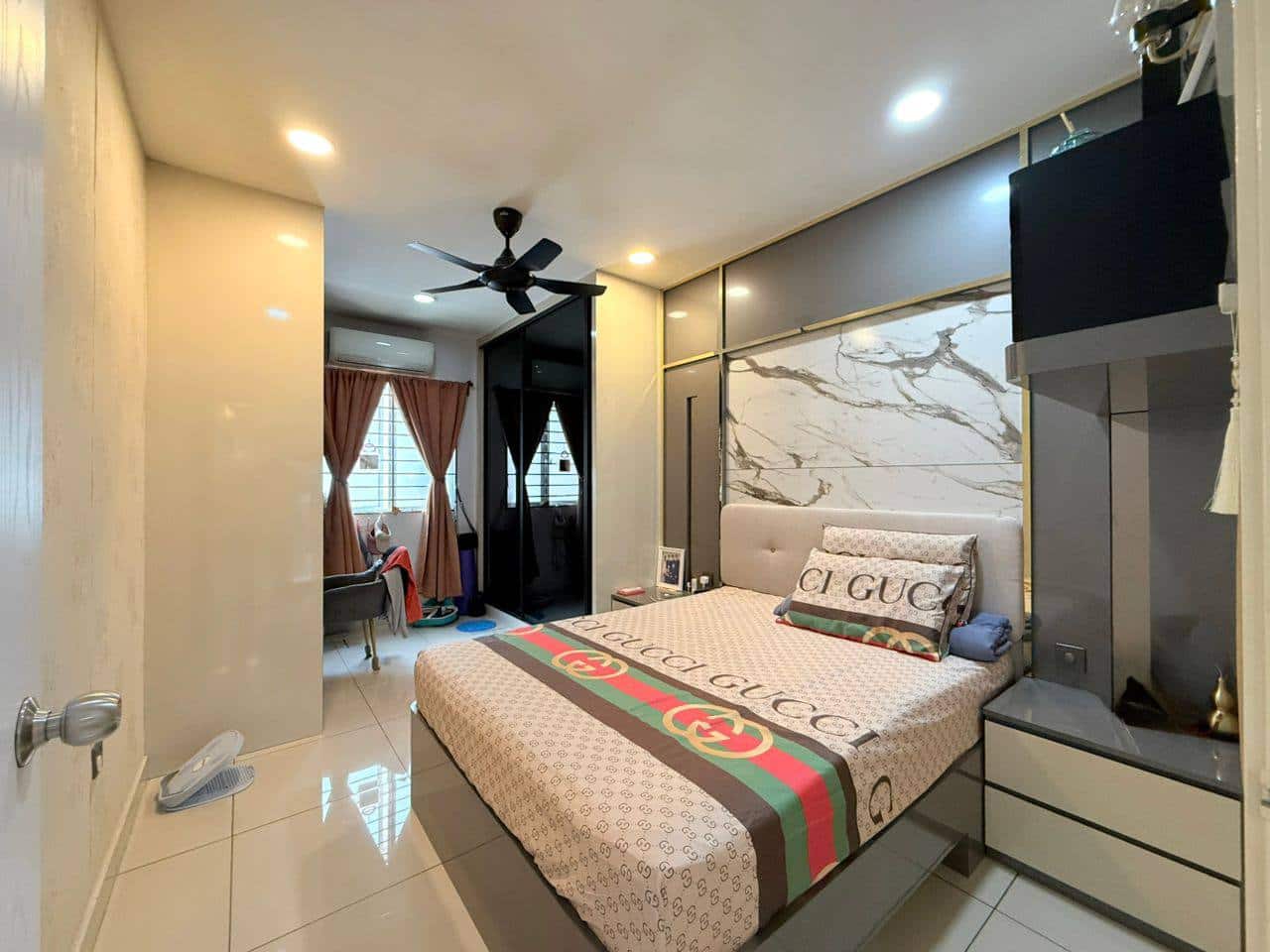 Two Link Unit Mutiara Utama 4