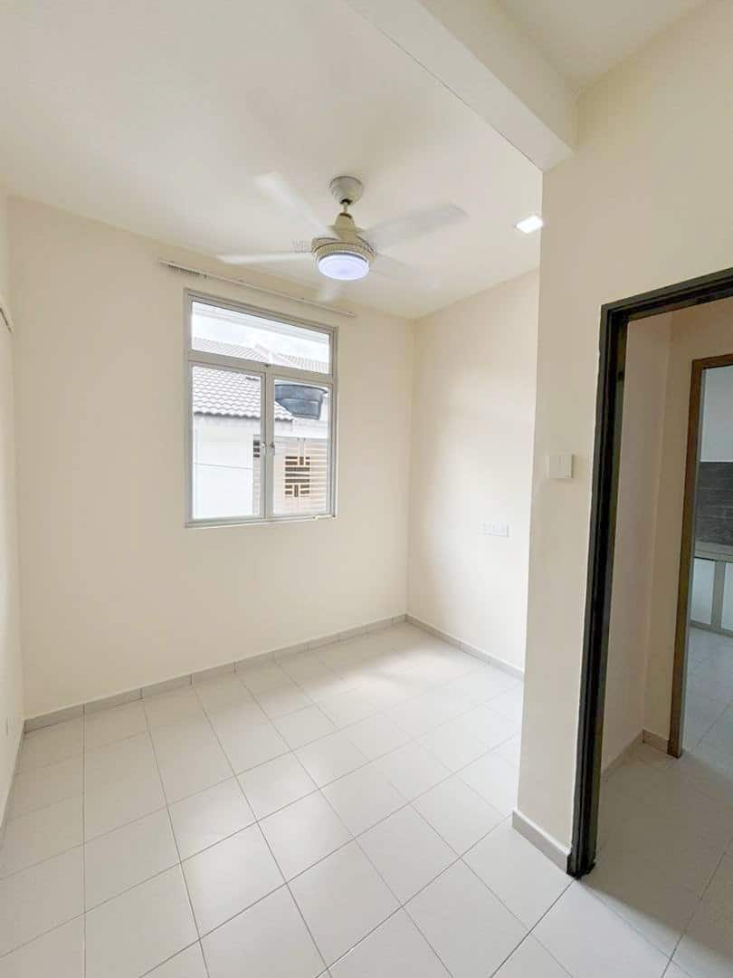 Townhouse Jalan Scientex maju 17 5
