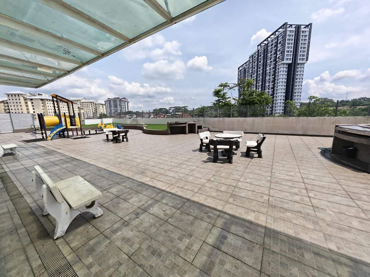 Service Apartment Larkin D'Tasek 5