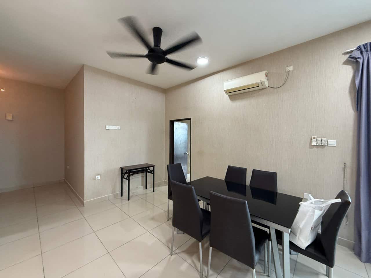 Condominium Larkin 5