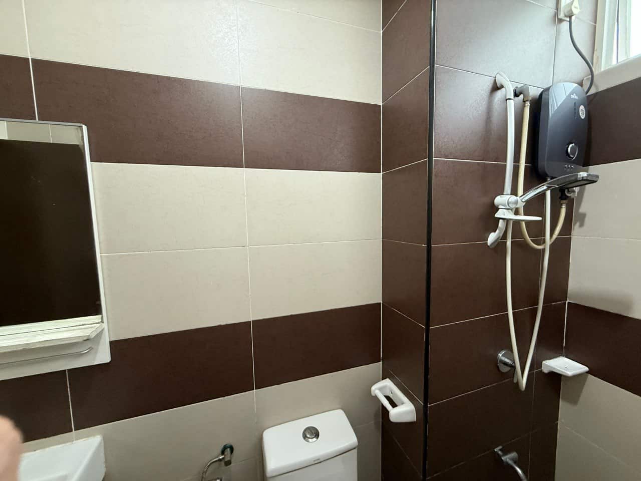 Condominium Larkin 10