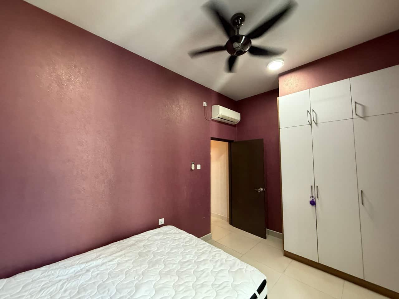 Condominium Larkin 3