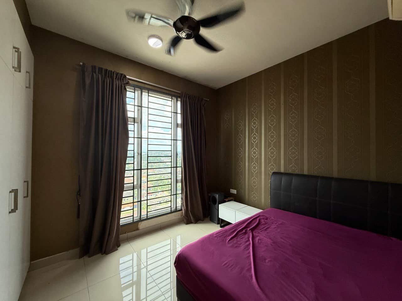 Condominium Larkin 2