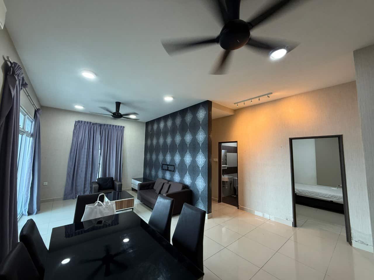 Condominium Larkin 12