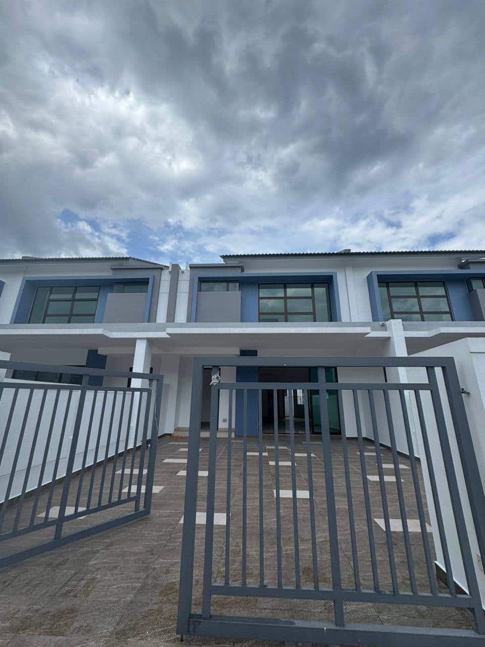 Double Storey Terrace Austin Duta