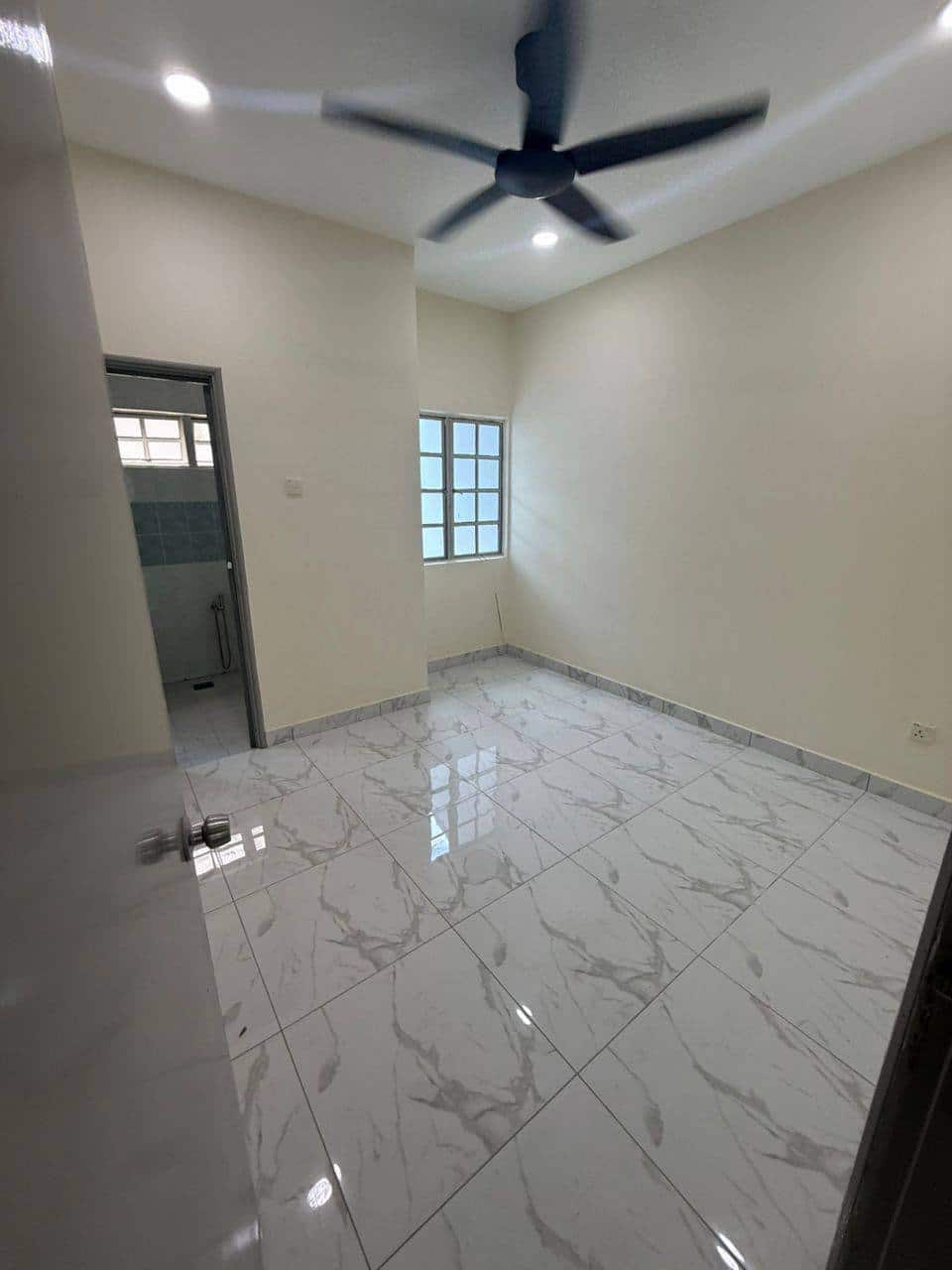 Double Storey Jalan Kasawari 9 6