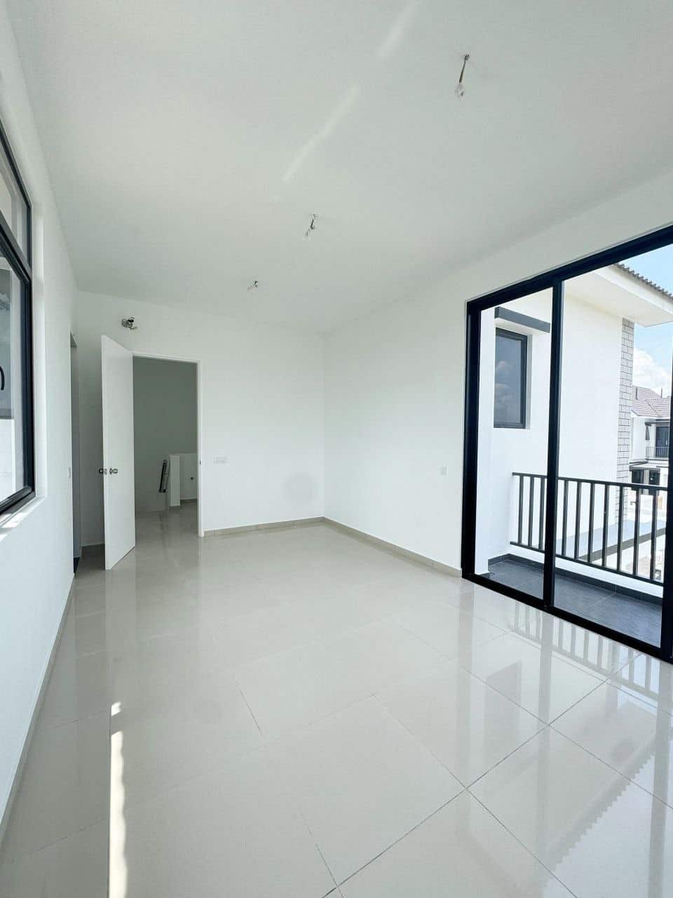 Double Storey Terrace House Eco Spring 4