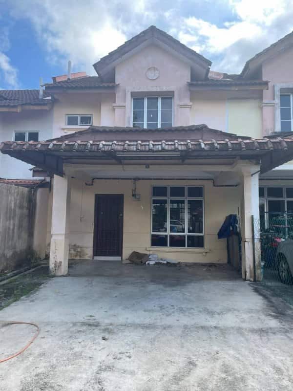 Double Storey House Taman Saujana Kota Tinggi