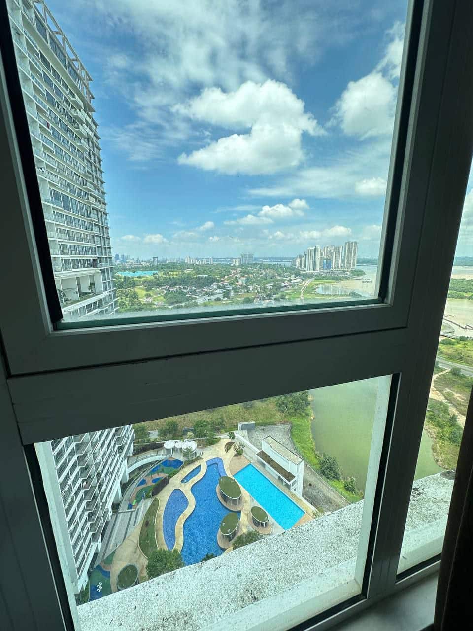 Condominium Danga Bay