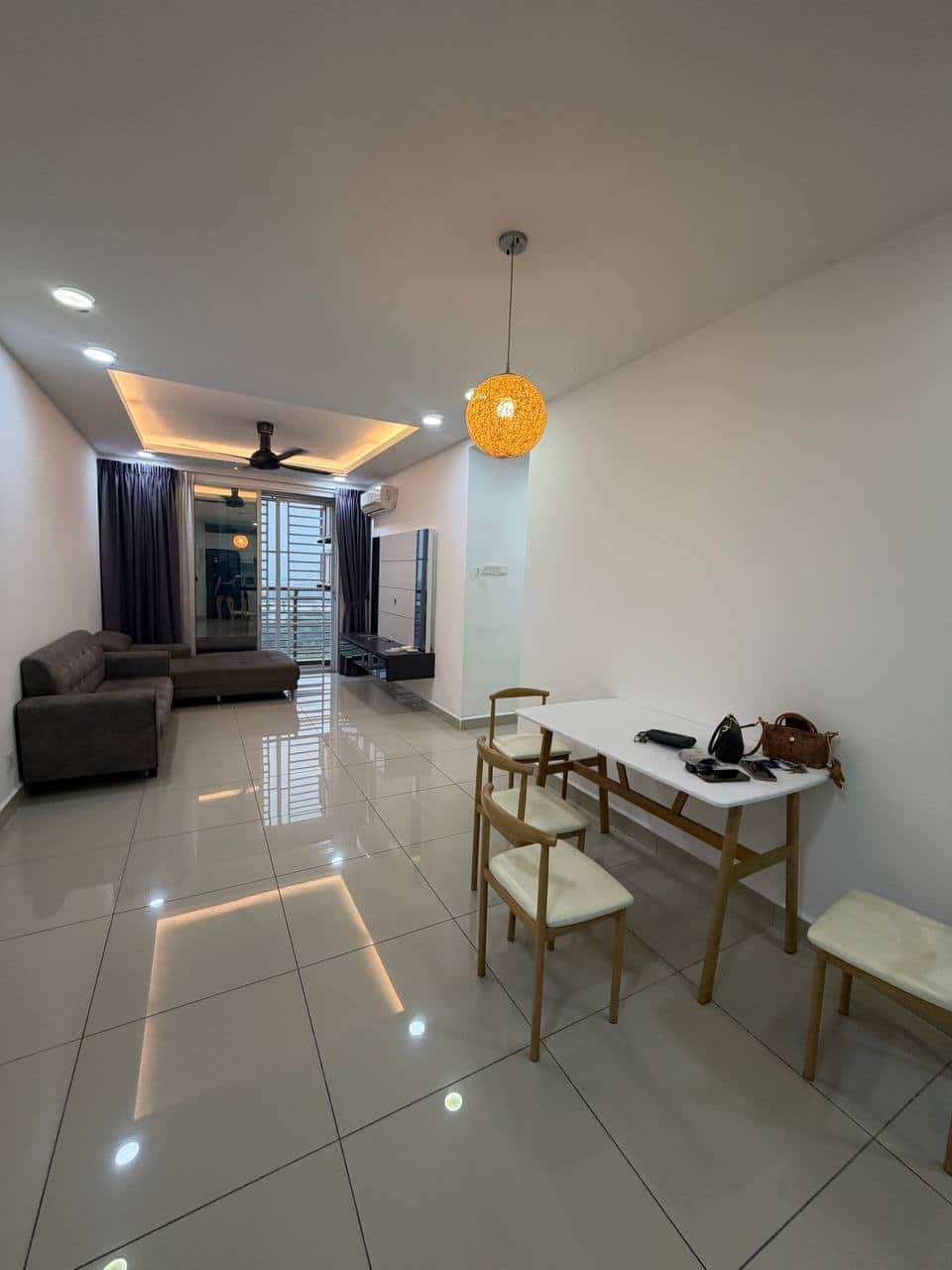 Condo Larkin Heights