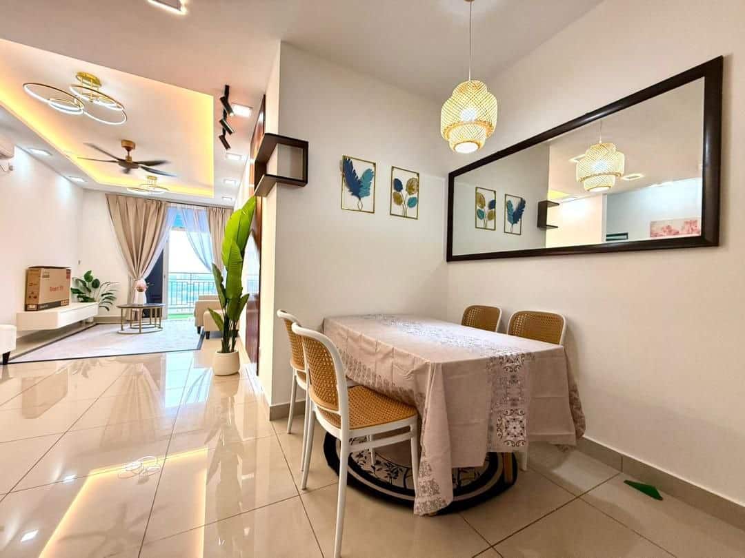 Service Apartment Larkin