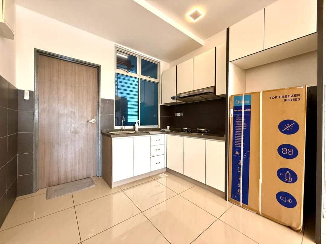Service Apartment Larkin 8