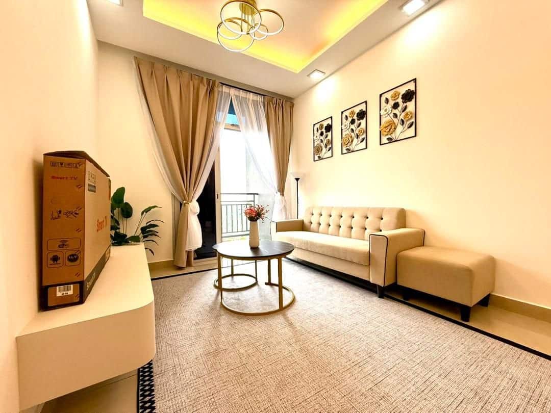 Service Apartment Larkin 2