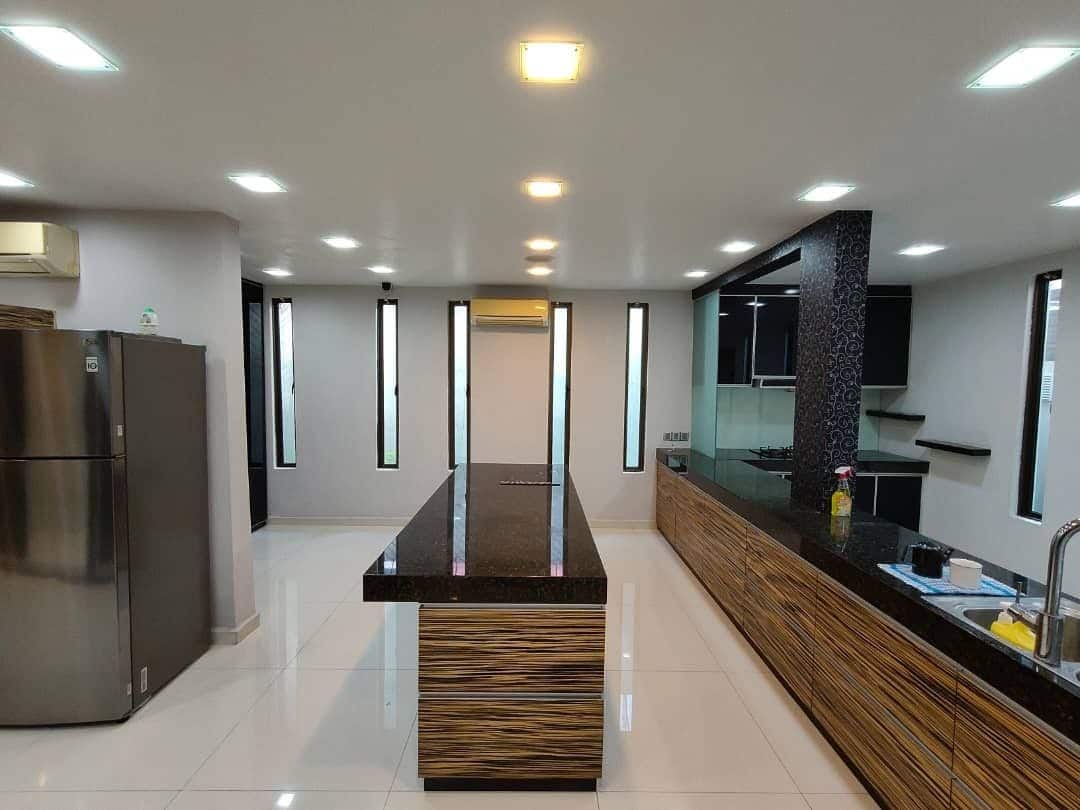 3.5 Storey Semi D Taman Pelangi 2