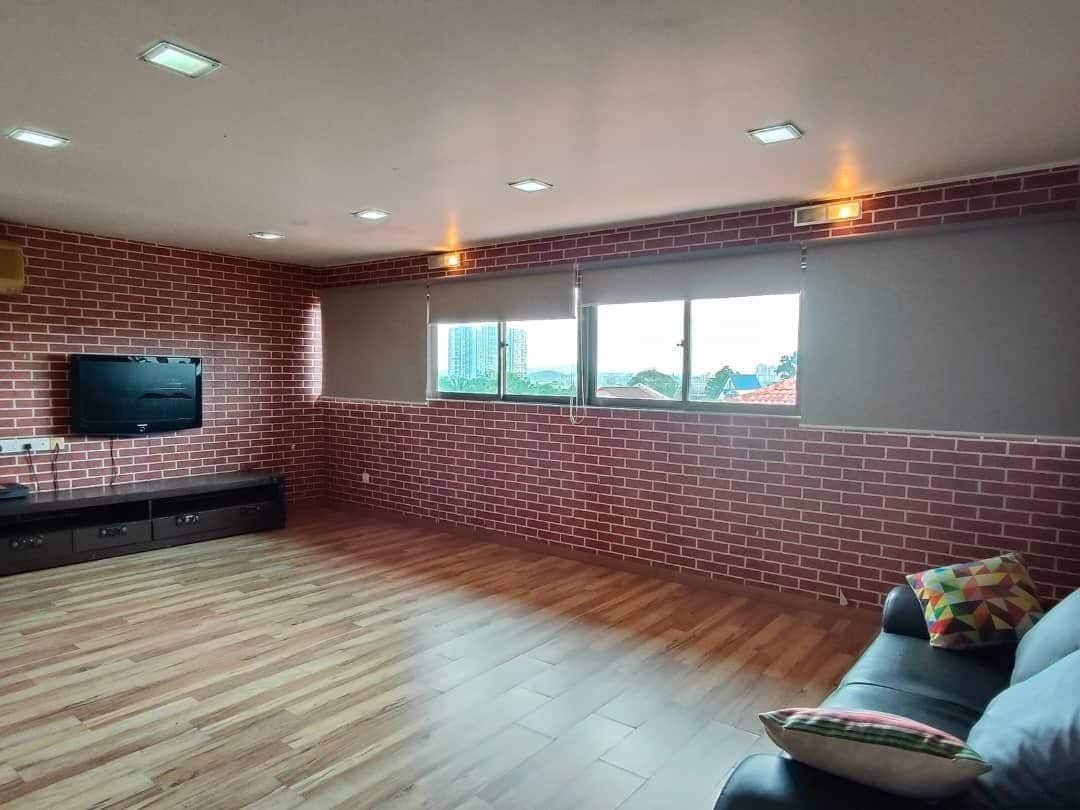 3.5 Storey Semi D Taman Pelangi 3