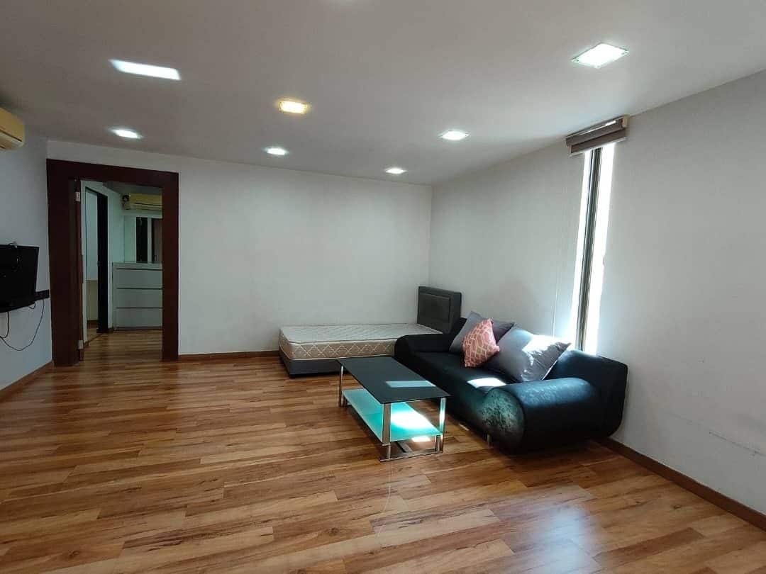 3.5 Storey Semi D Taman Pelangi 4