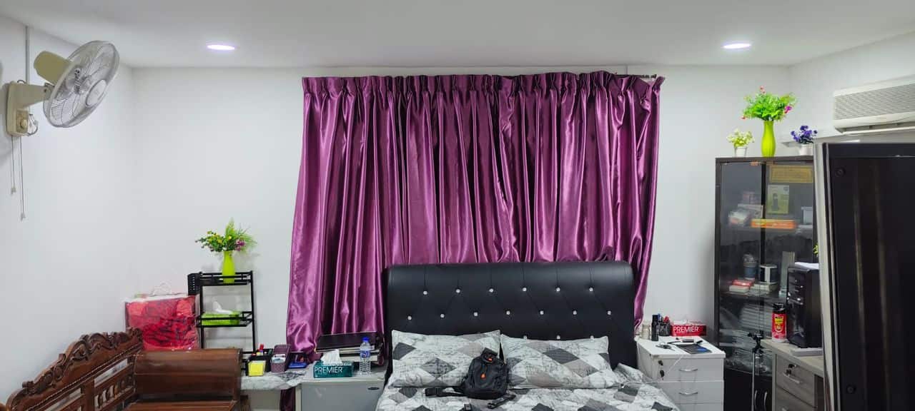 Double storey low cost Jalan Seroja, Taman Johor Jaya