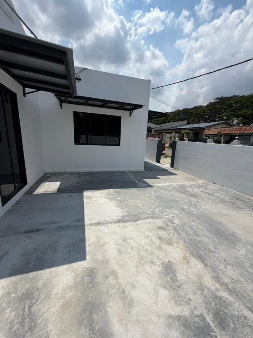 Single Storey Low Cost Corner Taman Dahlia Tampoi 6
