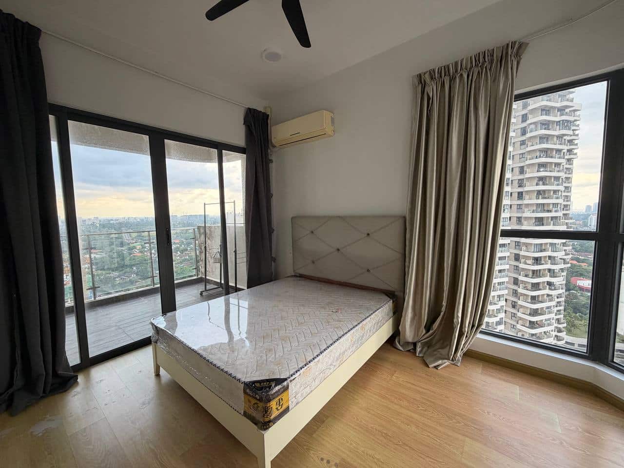 Condo Country Garden Danga Bay 5