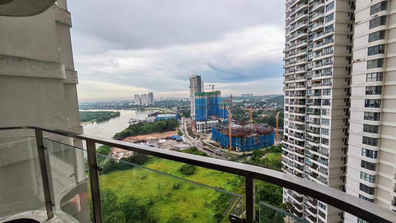 Condo Country Garden Danga Bay