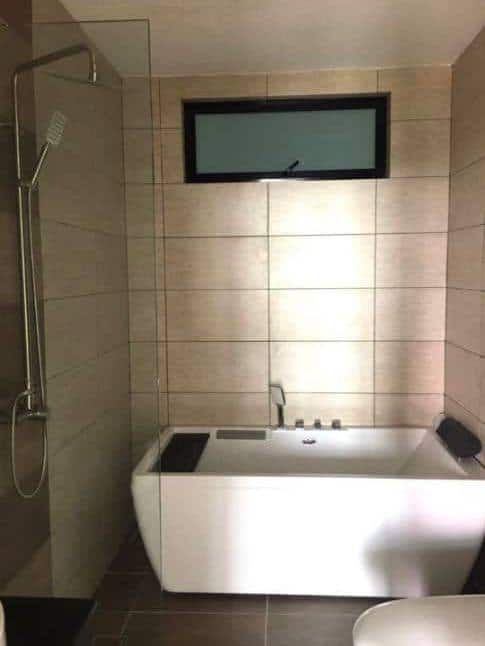 Service Apartment Molek Regency 4