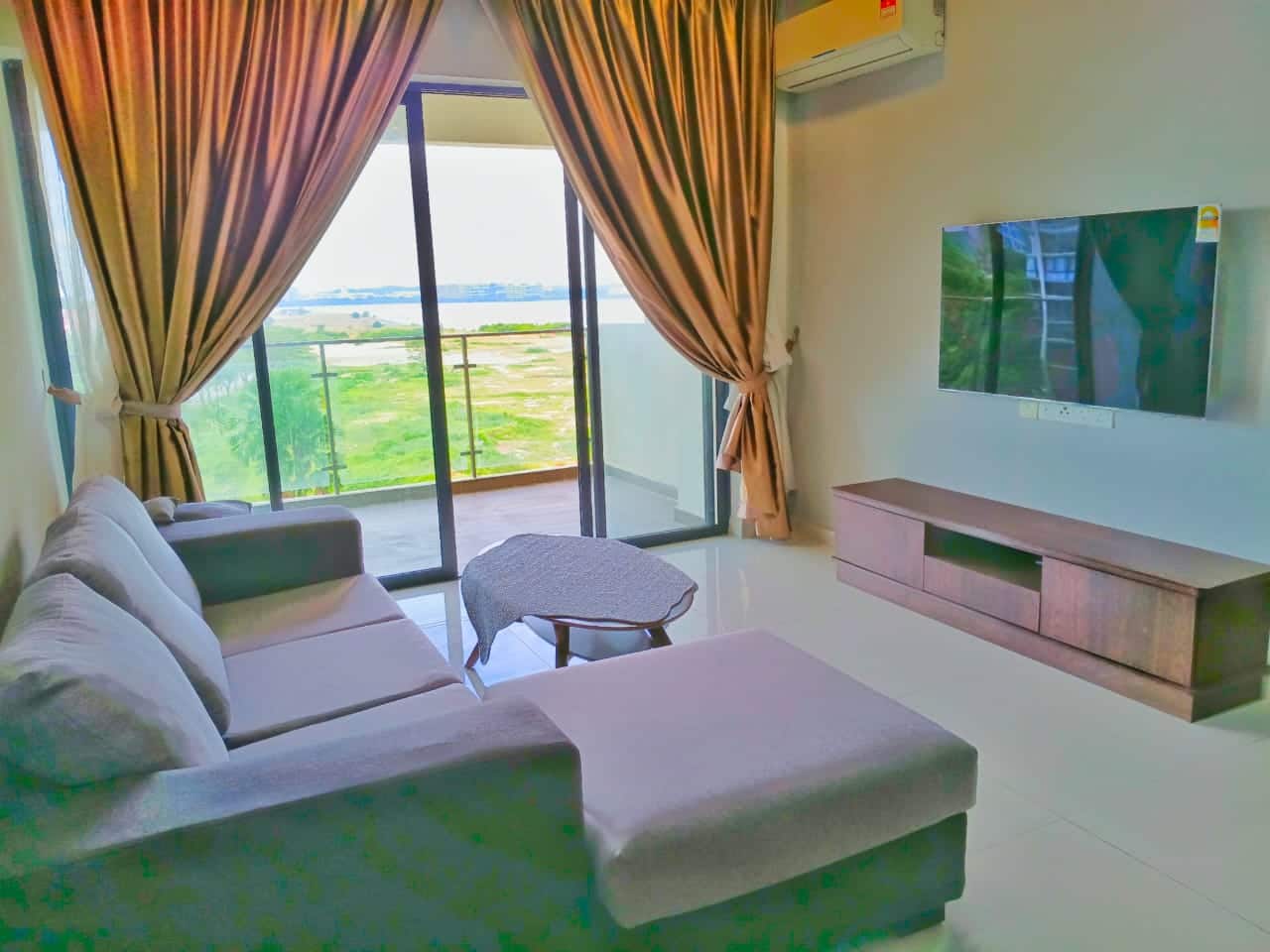 Condominium Bay Point