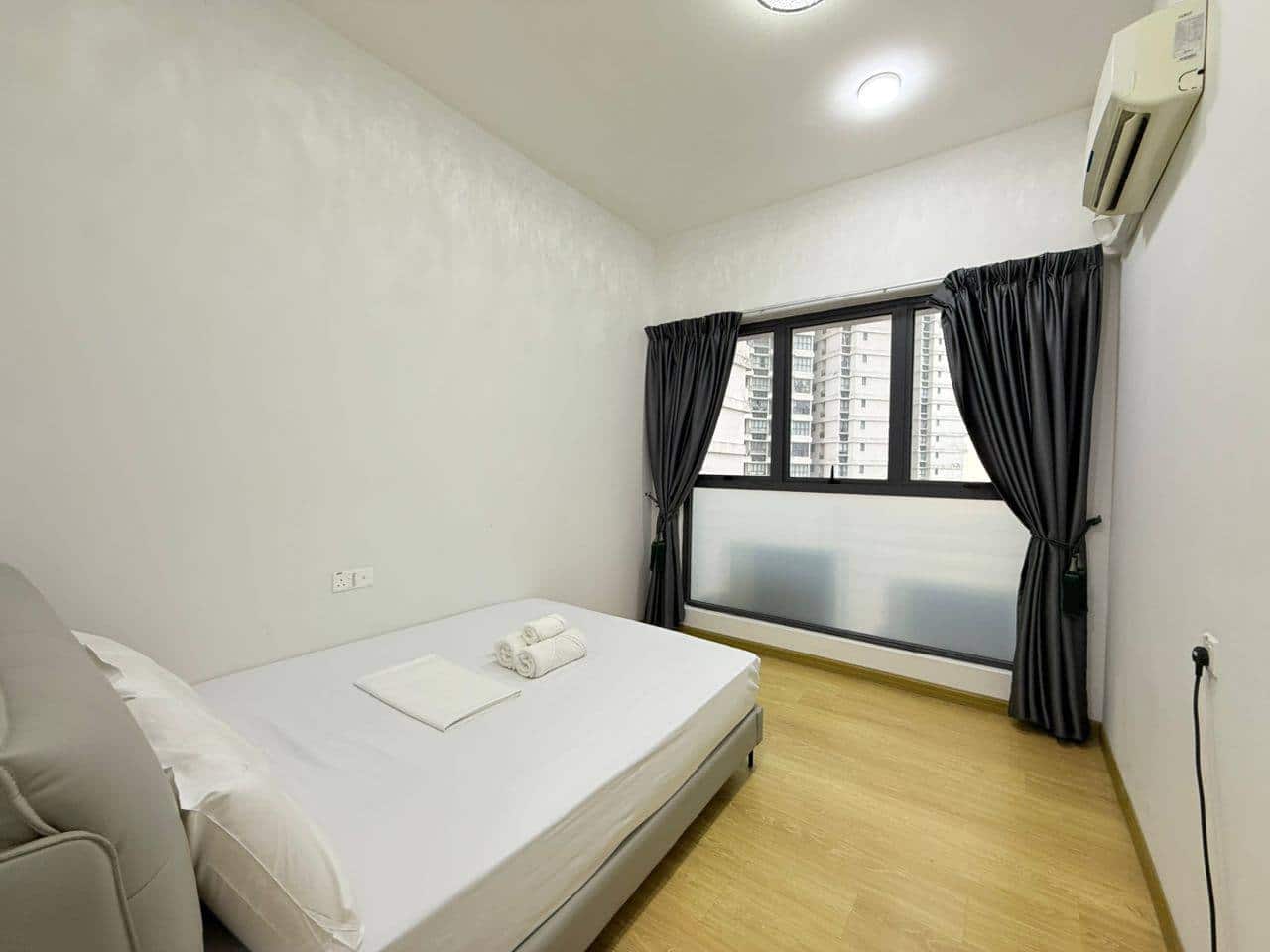 Condo Royal Strand Country Garden Danga Bay 4