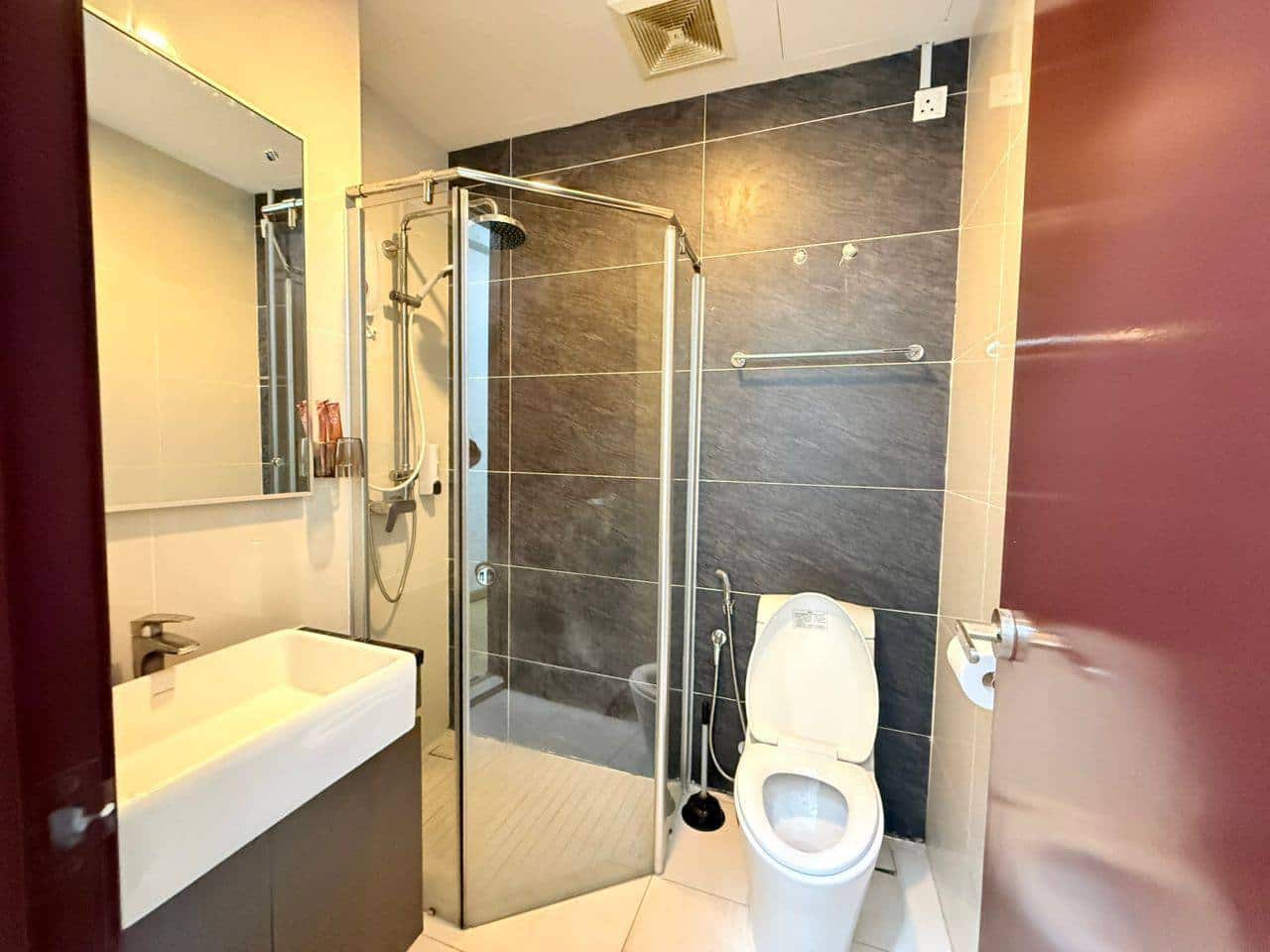 Condo Royal Strand Country Garden Danga Bay 8