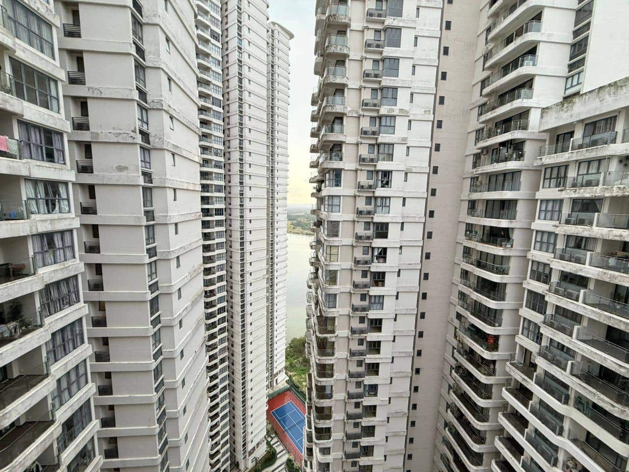 Condo Royal Strand Country Garden Danga Bay 11