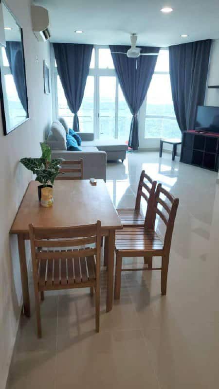 Condo Medini