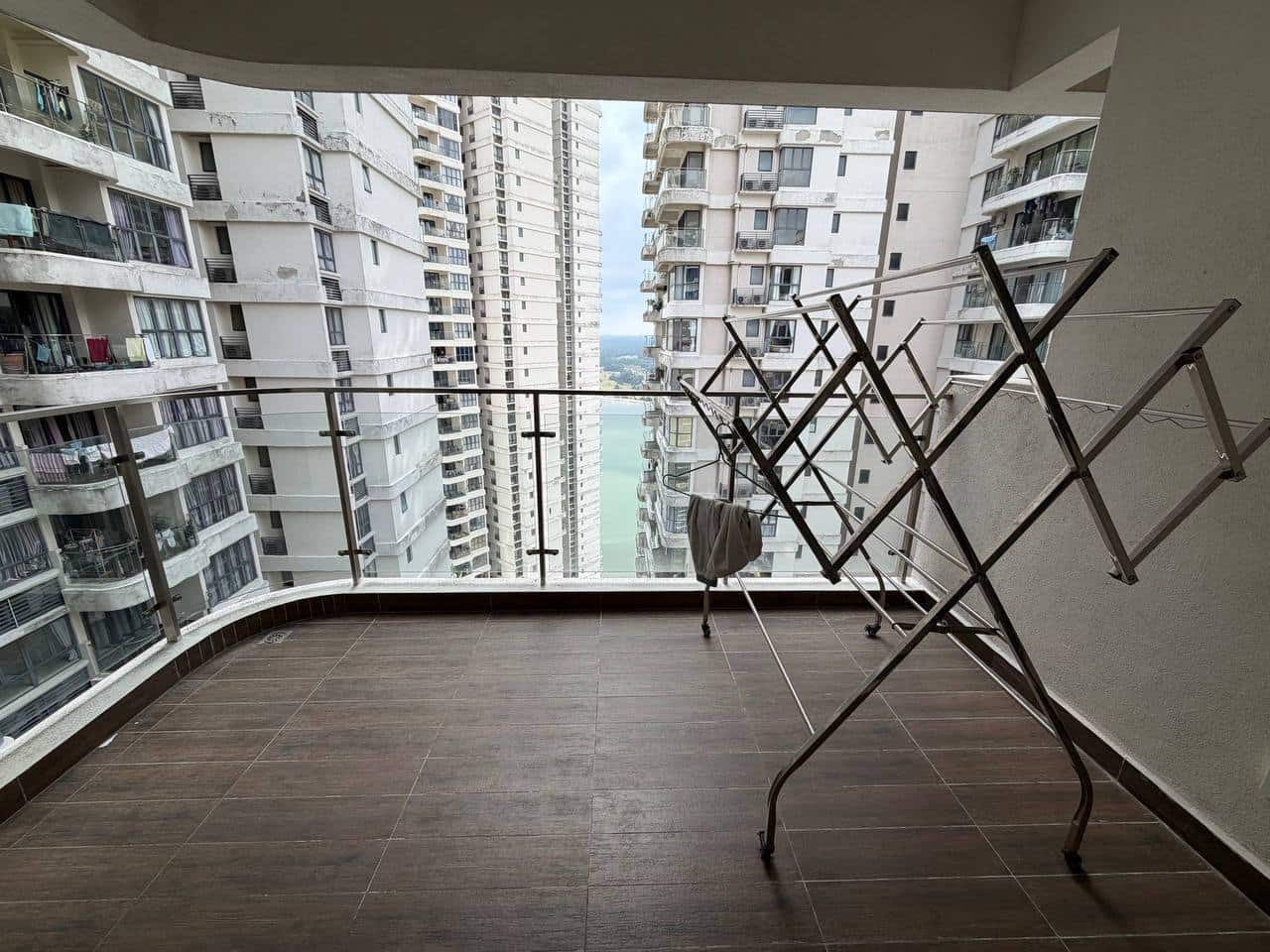 Condominium Country Garden Danga Bay 3
