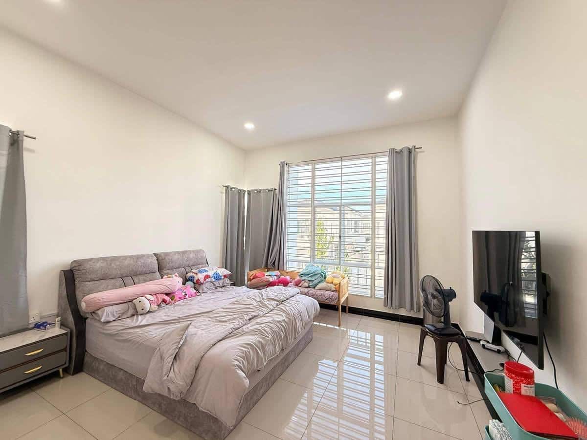 Double storey Cluster Setia Tropika 6