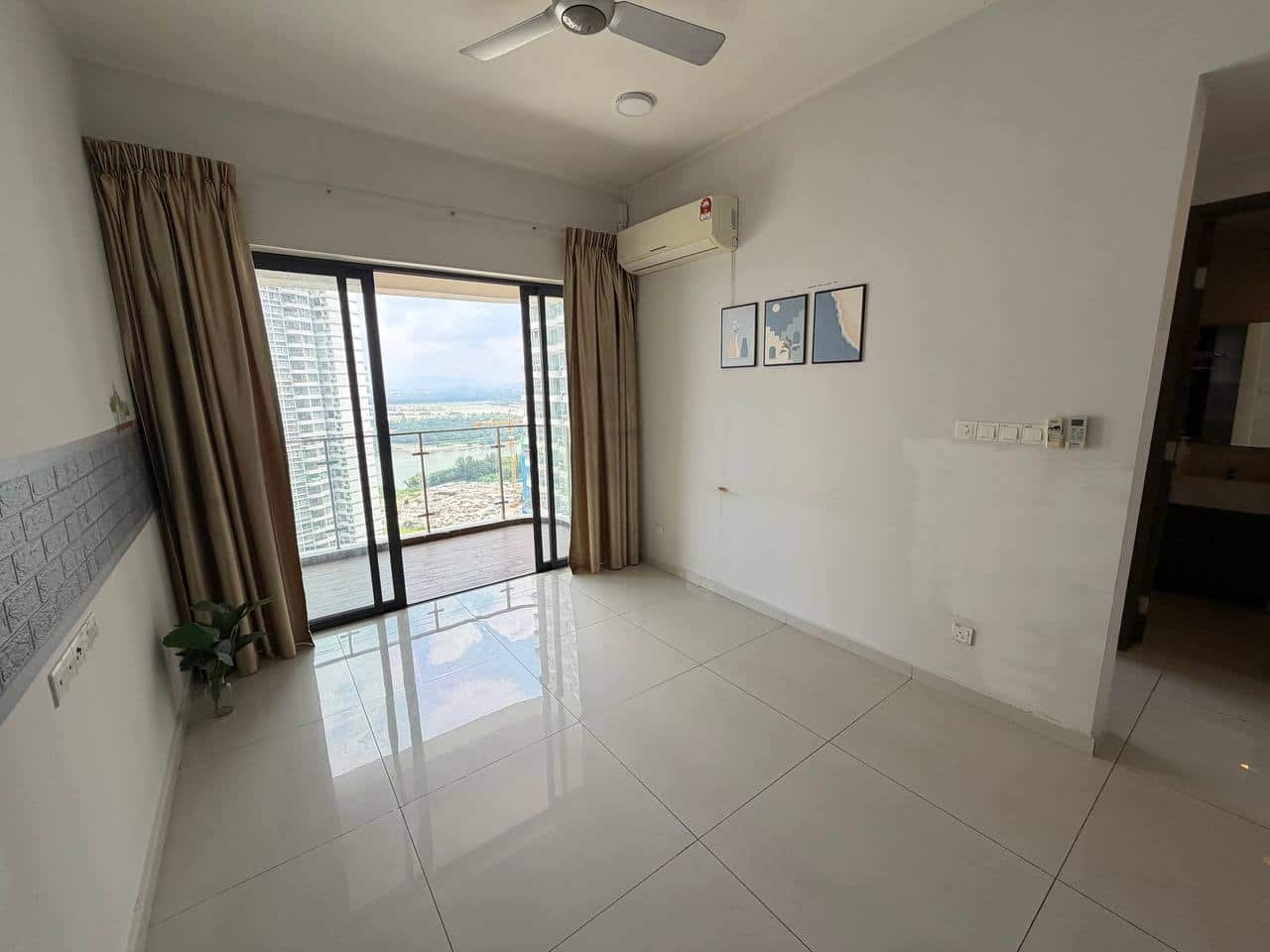 Bay Laurel 8A Danga Bay 4