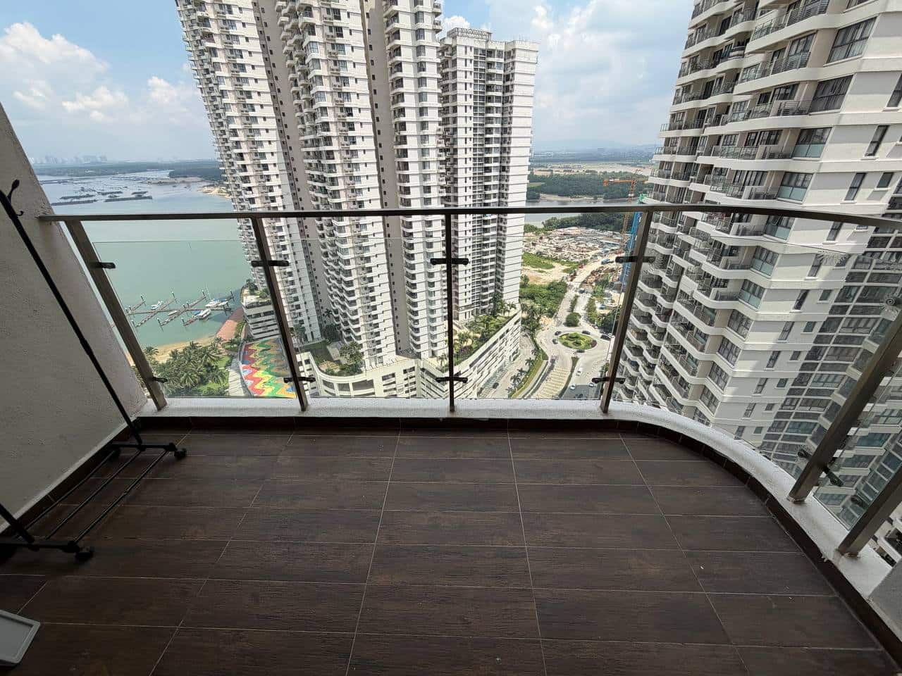 Bay Laurel 8A Danga Bay 2