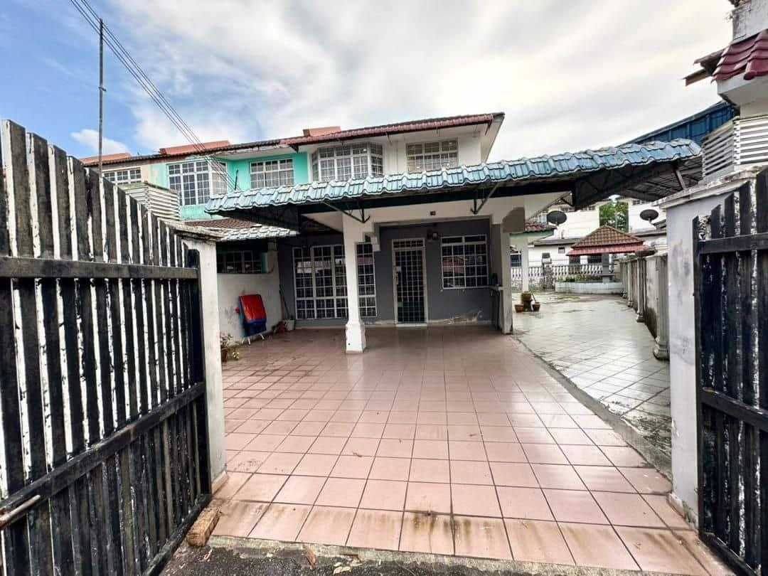 Double Storey House Taman Scientex Pasir Gudang