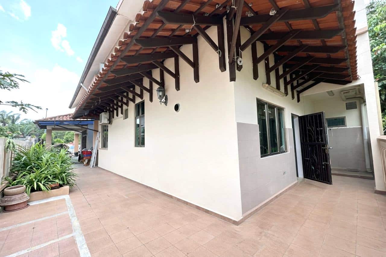 Double storey Semi-D Impian Emas 7