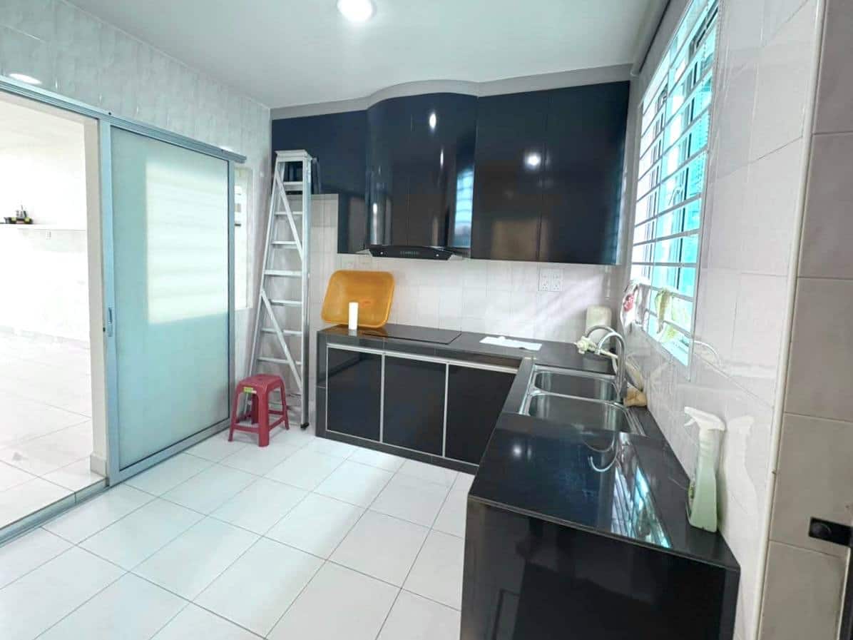 Double Storey Terrace - Endlot Cube 166 @ JP Perdana 5
